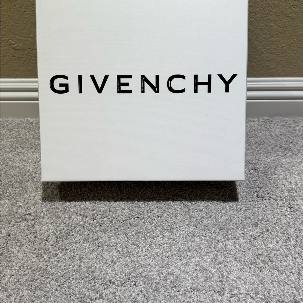 Givenchy White platform pumps